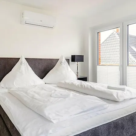 With 2 Bedrooms *