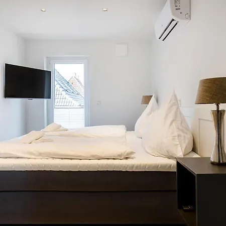 With 2 Bedrooms *