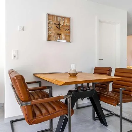 With 2 Bedrooms * גריטזיל